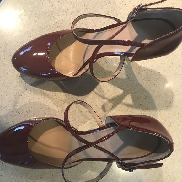 Via Spiga Cranberry/Maroon Heels - Picture 4 of 7